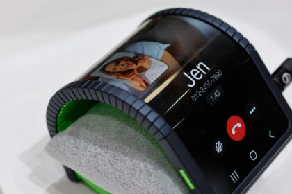 Samsung OLED Cling Band